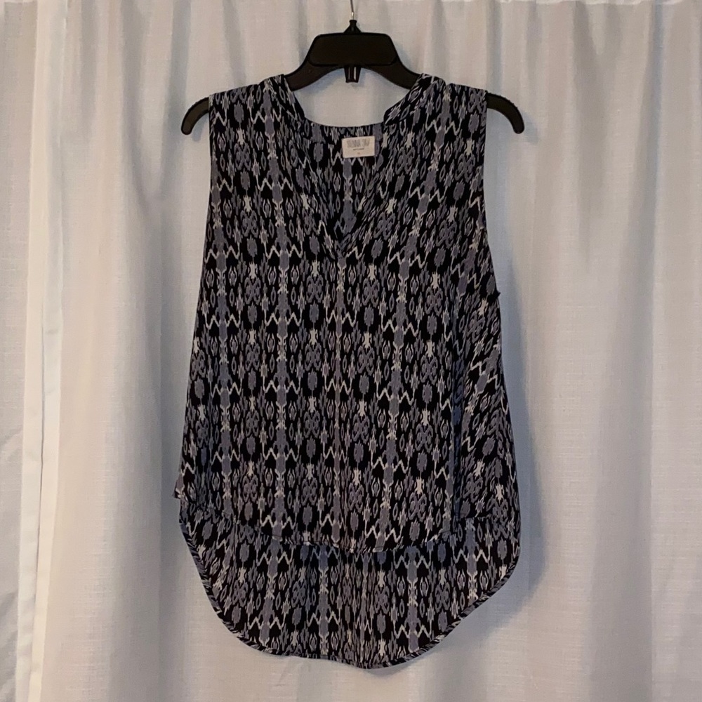 Black & Gray Sleeveless Blouse
